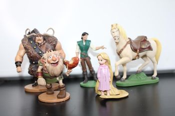 Disney lot figurines Raiponce