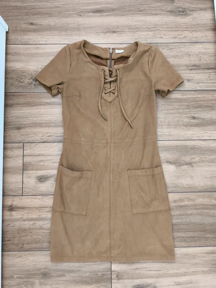 Robe Hollister