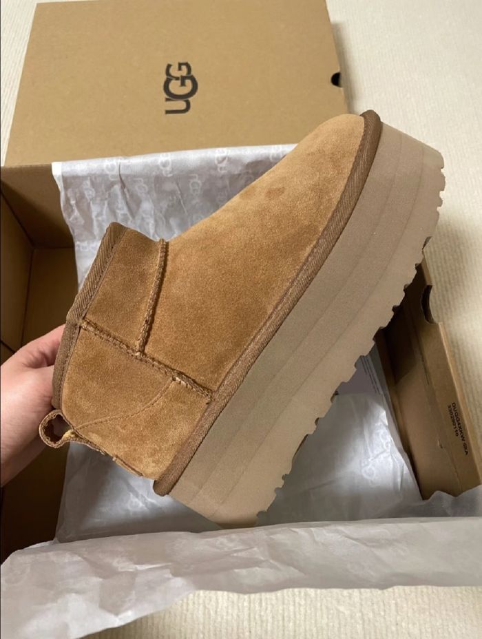 Ugg mini Snow boots taille 37 - photo numéro 3