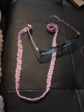 Attache lunette rose neuf