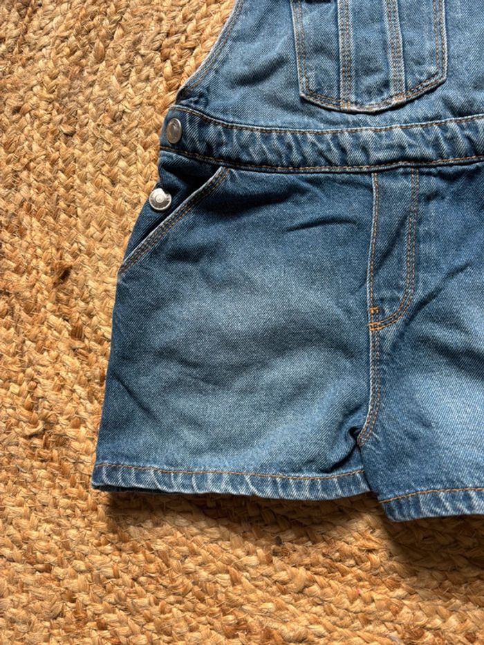 🌺Salopette short en jeans bleu Taille 6ans/114-119cm🌺 - photo numéro 2