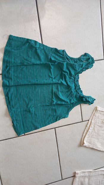 Tunique verte mango 8/10 ans tbe