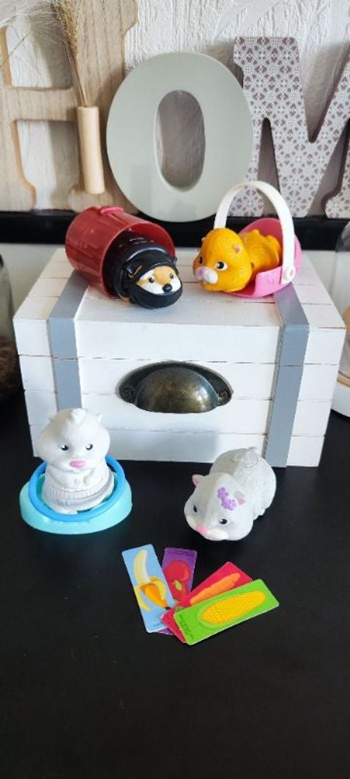 Lot de 4 Zhu Zhu pets et accessoires