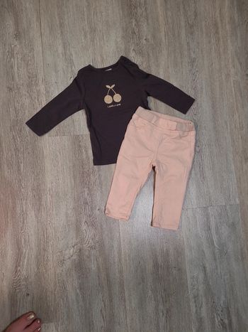 Ensemble jean rose et tee shirt gris