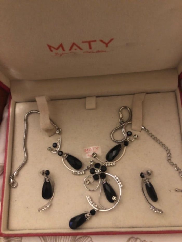Parure collier et boucles d’oreilles