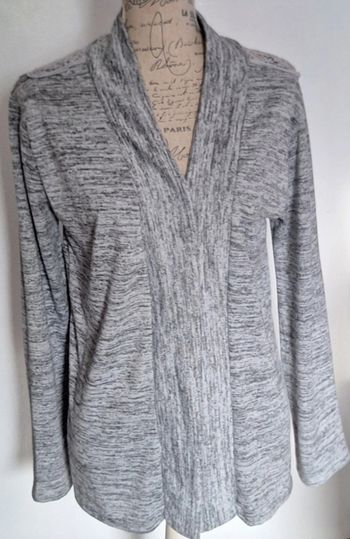 Cardigan au dos en dentelle gris chiné