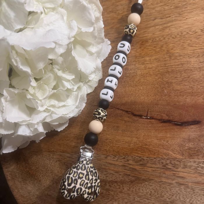 Attache tétine léopard