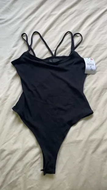 Body cotelé