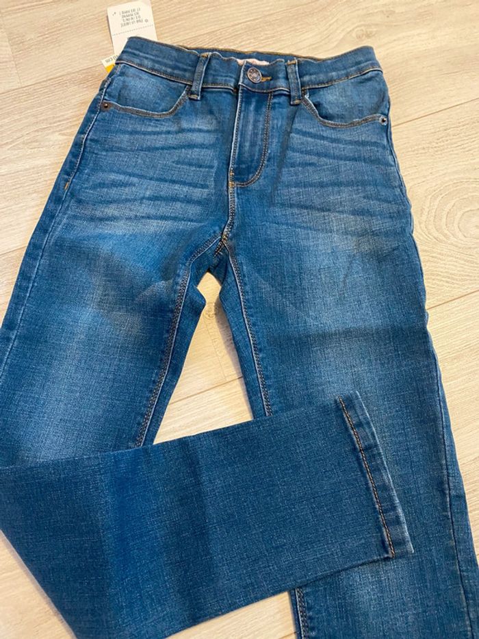 Jean neuf - photo numéro 2