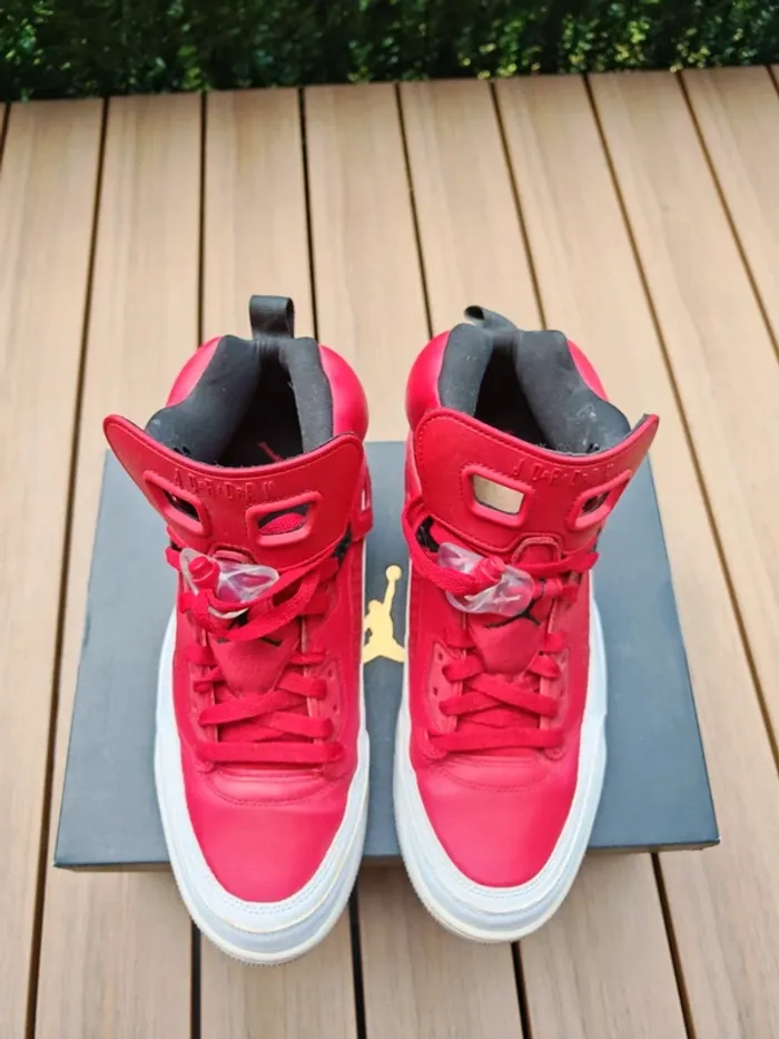 Jordan Max Aura 5 Black University Red 44,5 - photo numéro 4