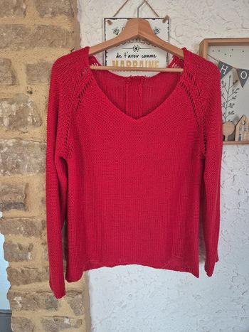 Joli pull oversize rouge mailles ajourées taille 44