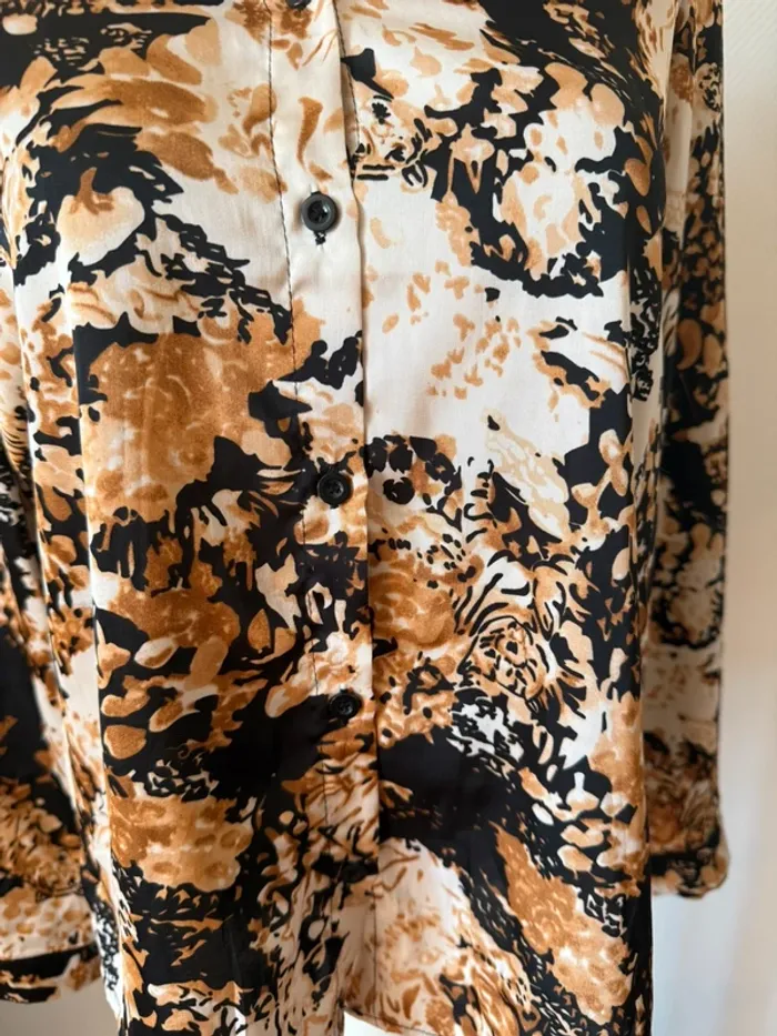 Blouse marron en très bon état taille S papillonne - photo numéro 4