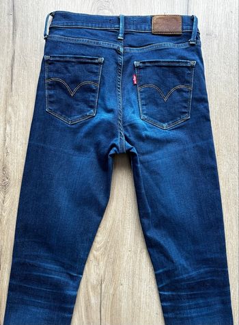Jeans Levis taille W26 L30 modele 720 super Skinny etat nickel 