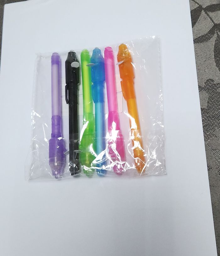 Lot 6 stylos à encre invisible avec lumières neuf - photo numéro 2
