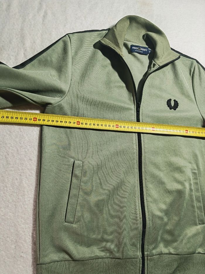 Magnifique veste de survêtement Fred Perry en taille S, couleur kaki. - photo numéro 7