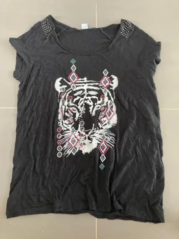 T shirt ms mode taille xl en très bon état