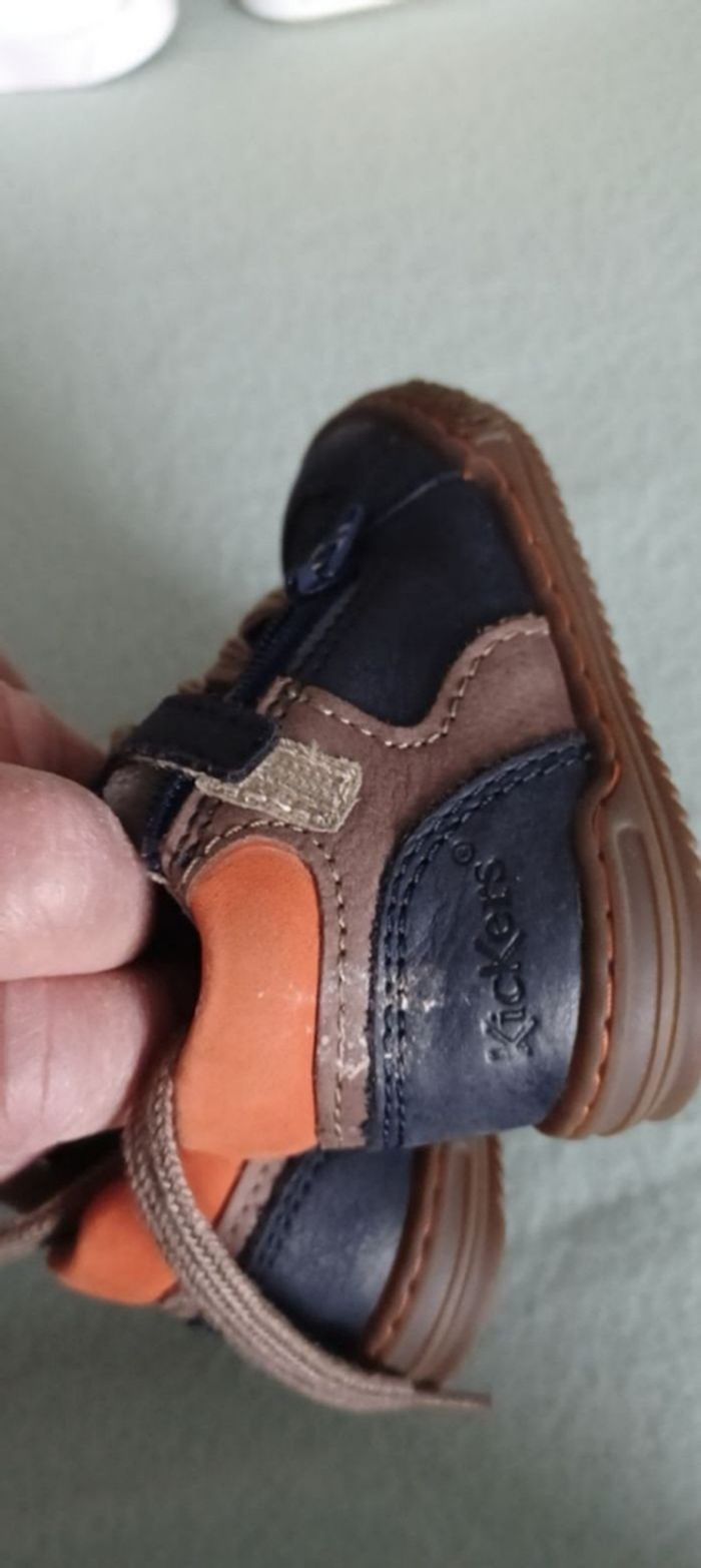 Très belle paire de bottines bébé garçon Pointure 18