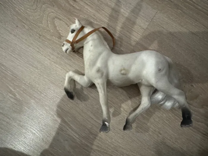 Lot de trois figurines chevaux - photo numéro 7