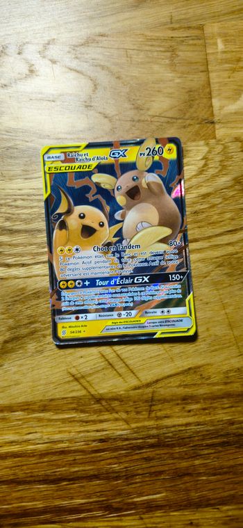 Carte Pokemon Raichu et Raichu d’Alola GX  54/236