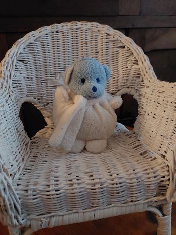 Doudou boule ours bleu Musti de Mustela