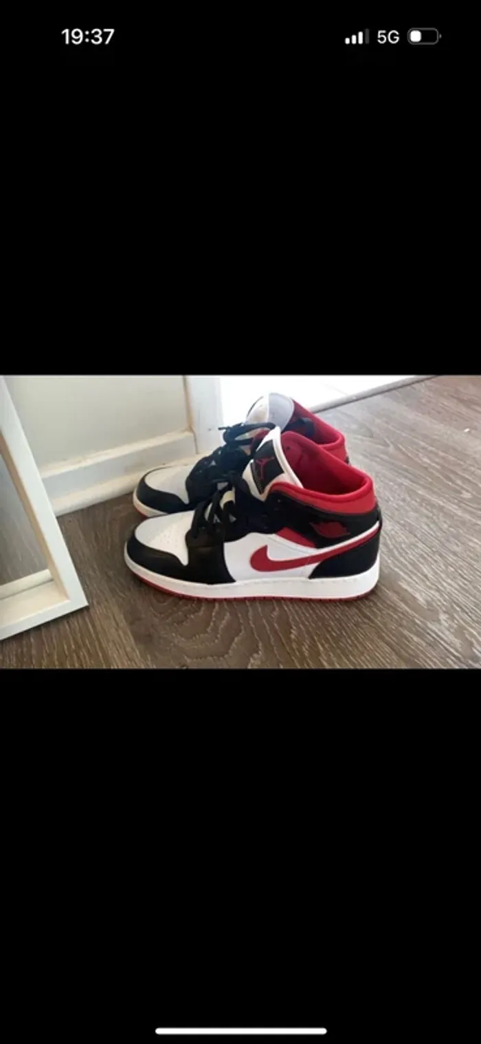 Jordan 1 mid