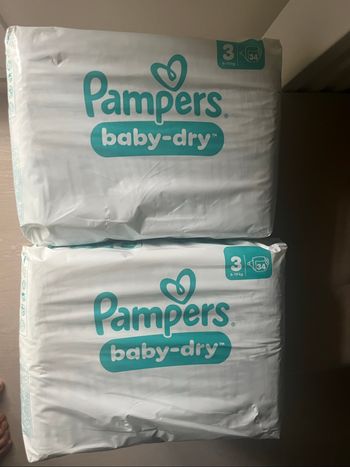 Couches Pampers