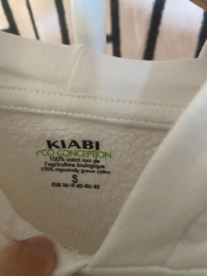 Sweat kiabi taille S - photo numéro 2