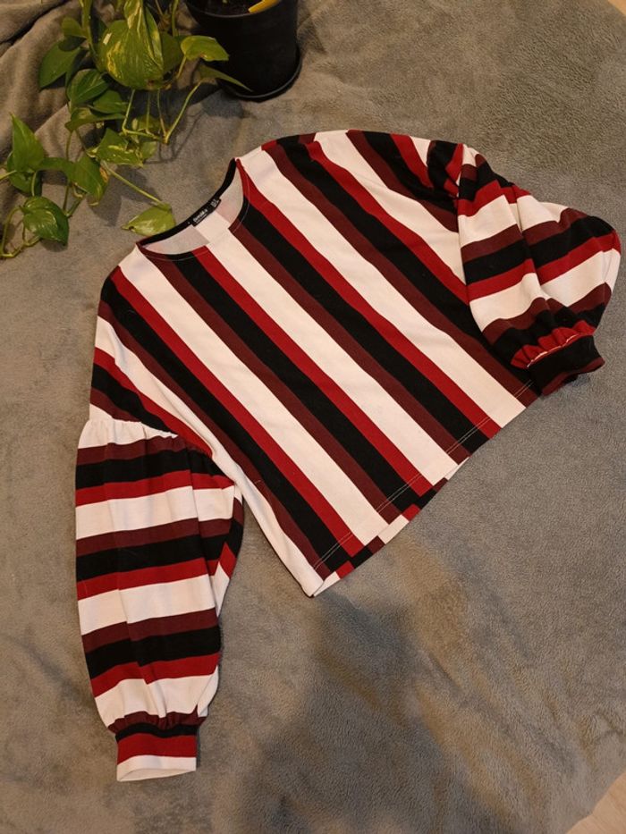 Pull rayé Bershka manches bouffantes