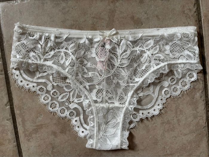 Culotté neuve en dentelle taille S