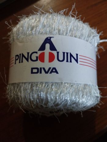 4 pelotes Pingouin Diva