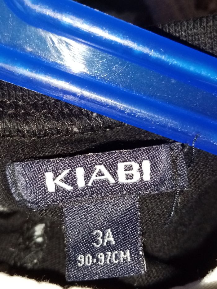 3 ans kiabi sweet shirt noir a cœur blanc toutes saisons /Excellent état - photo numéro 5