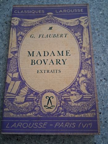 10 livres " les classiques larousse "