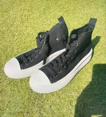 Baskets montantes noires à plateforme Taille 36 Neuves