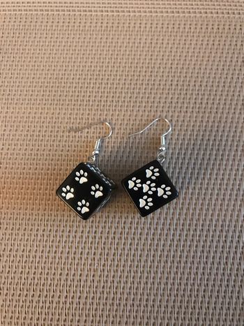 Boucles d’oreilles dés pattes de chien