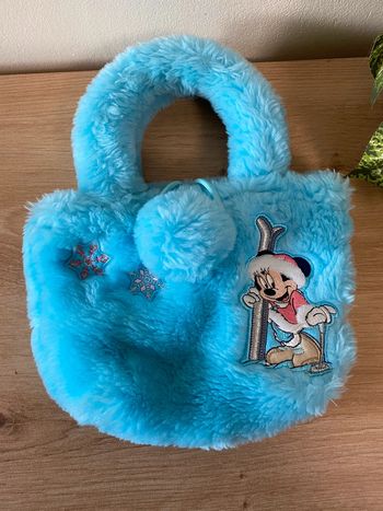 superbe sac à Main bleu en peluche minnie au ski Disney store