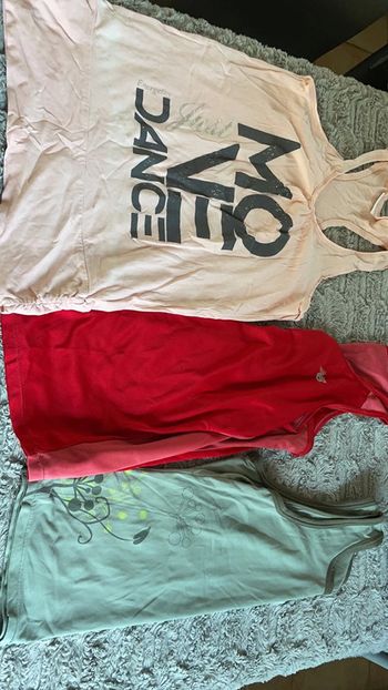 Lot de 3 hauts de sport taille 38