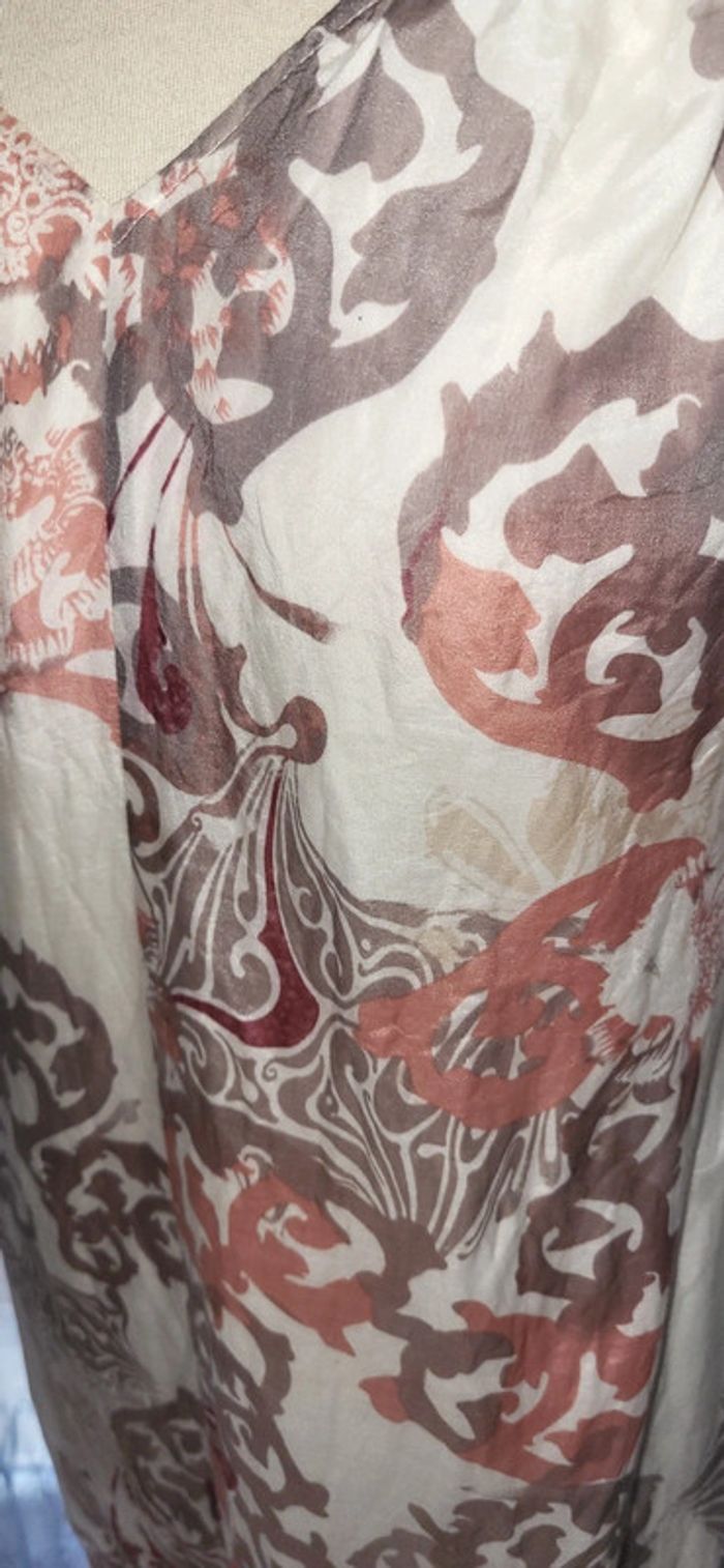 🎨 Robe sans manches à motifs – Élégante et originale - photo numéro 7