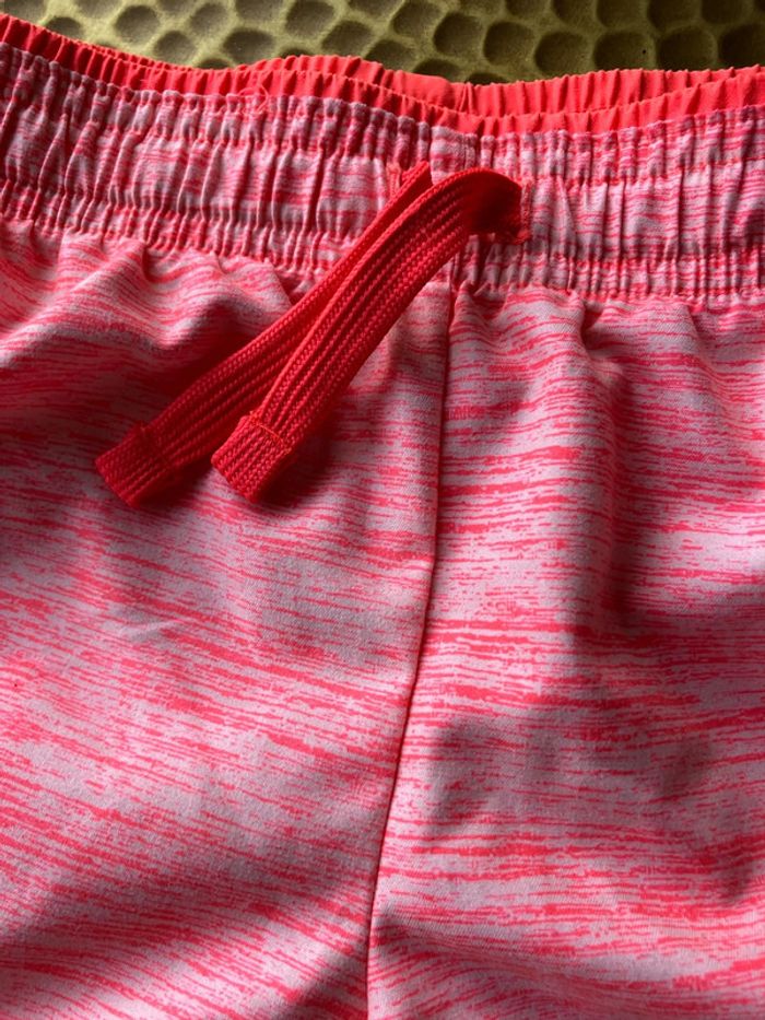 Décathlon short taille 10 ans couleur corail - photo numéro 3