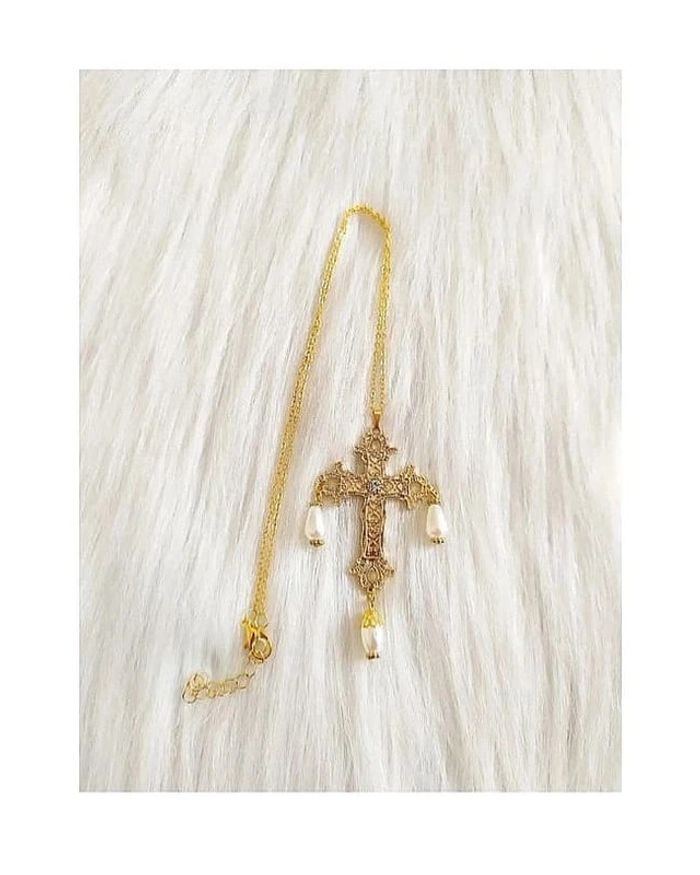 Collier chaîne avec pendentif croix ciselée avec perles style vintage renaissance baroque gothique - photo numéro 3