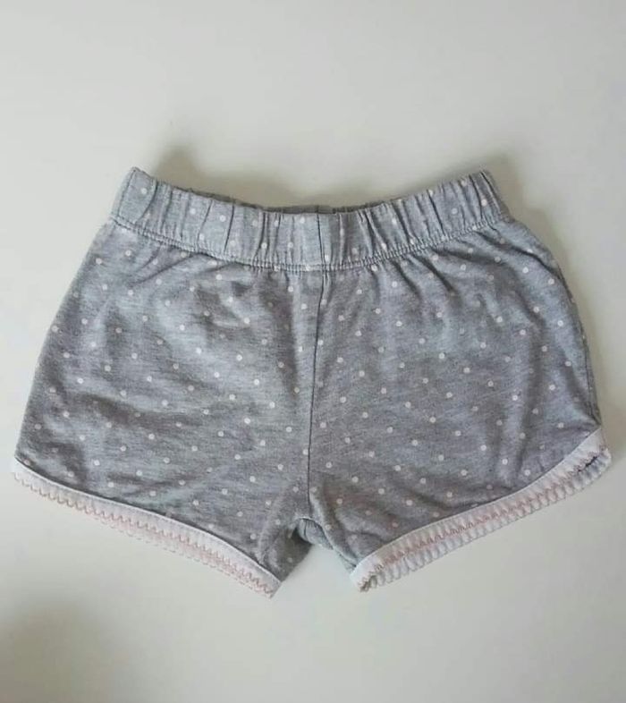 Short Kiabi T.3 ans