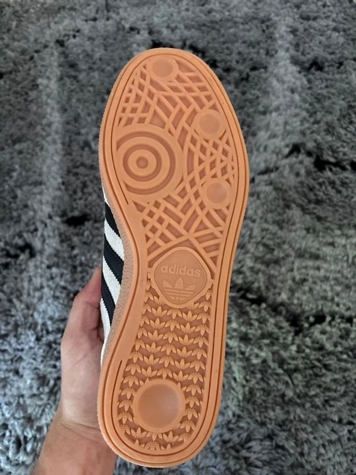 Baskets Adidas, pointure 42 - photo numéro 4