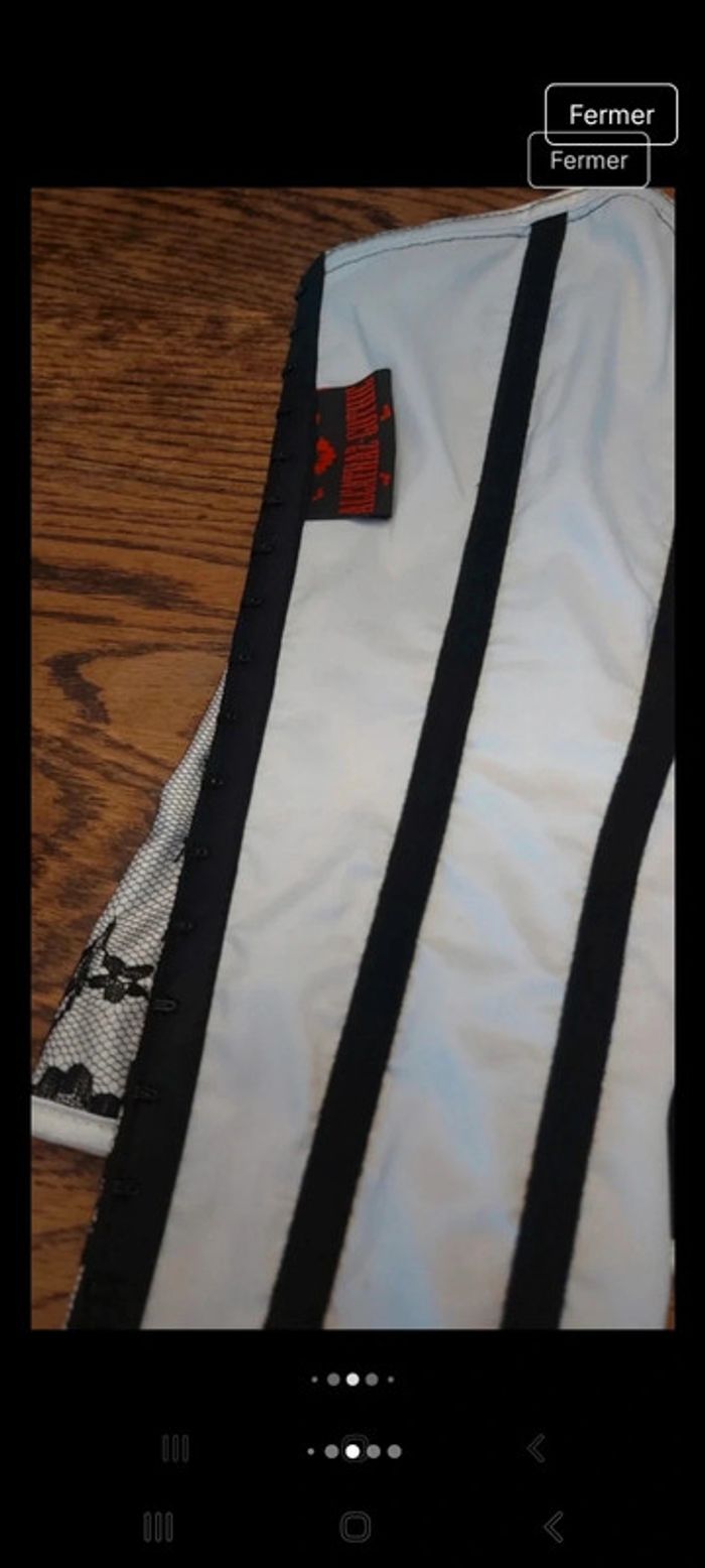 Corset Alcatraz Gothic blanc/noir taille M - photo numéro 17