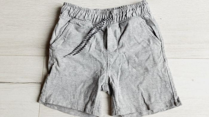 Vêtement garçon short bermuda slim gris Okaïdi 5 ans - photo numéro 2