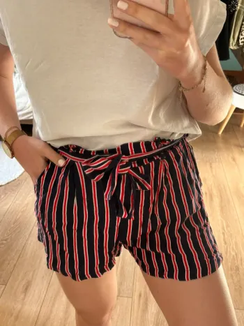 short fluide jennyfer taille S