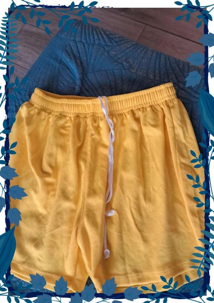 Short léger. Taille l/xl - photo numéro 2