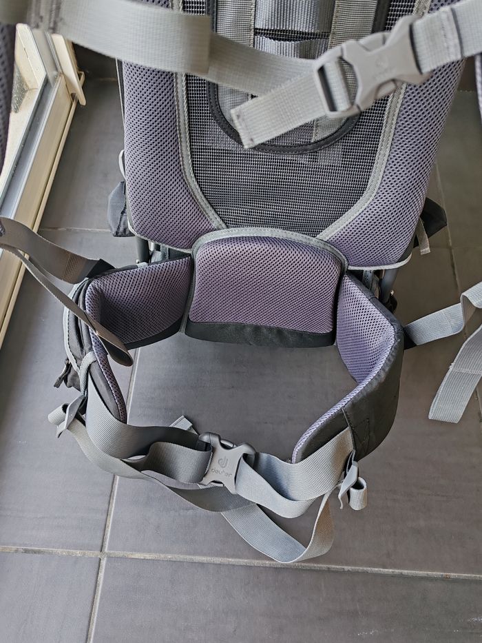 Porte bébé randonnée Deuteur Kid Comfort Plus Version Récente avec Reposes pieds - photo numéro 3