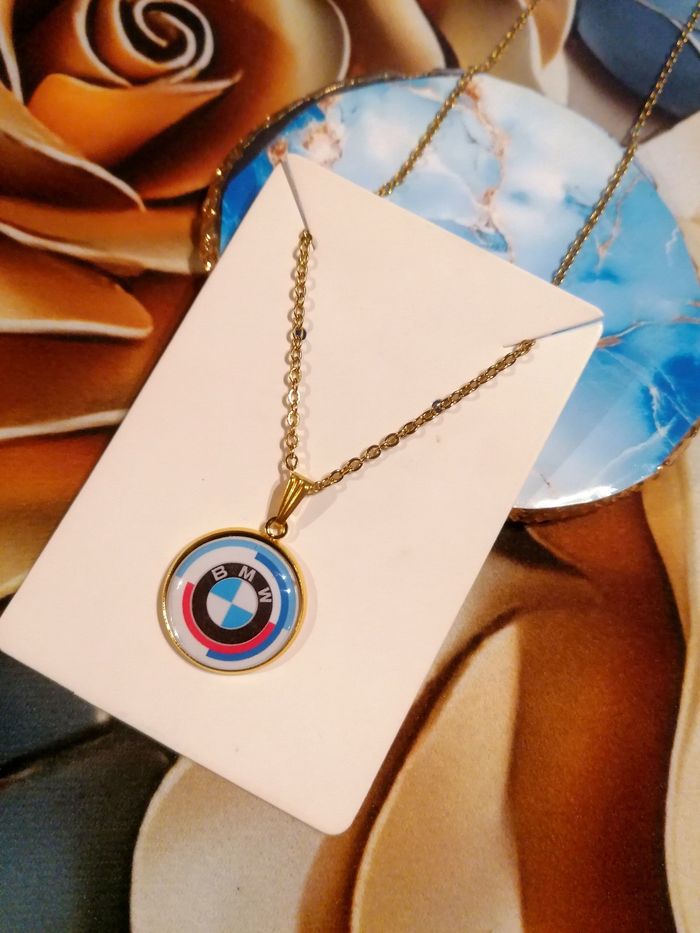 Collier BMW 50 ans