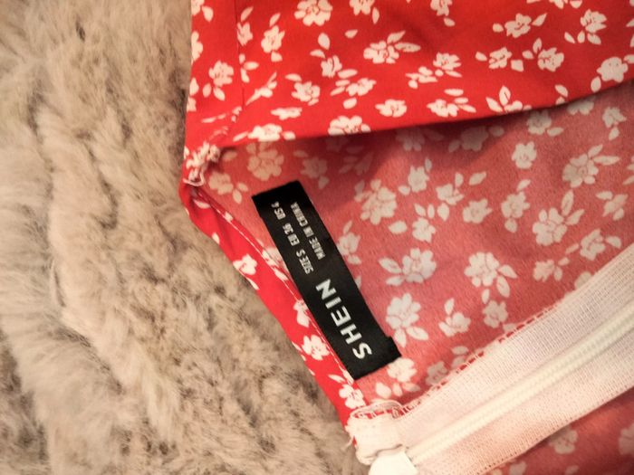Robe rouge et blanche shein taille S - photo numéro 4