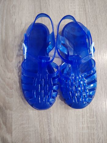 Sandales bleu meduse en taille 31 en très bon état