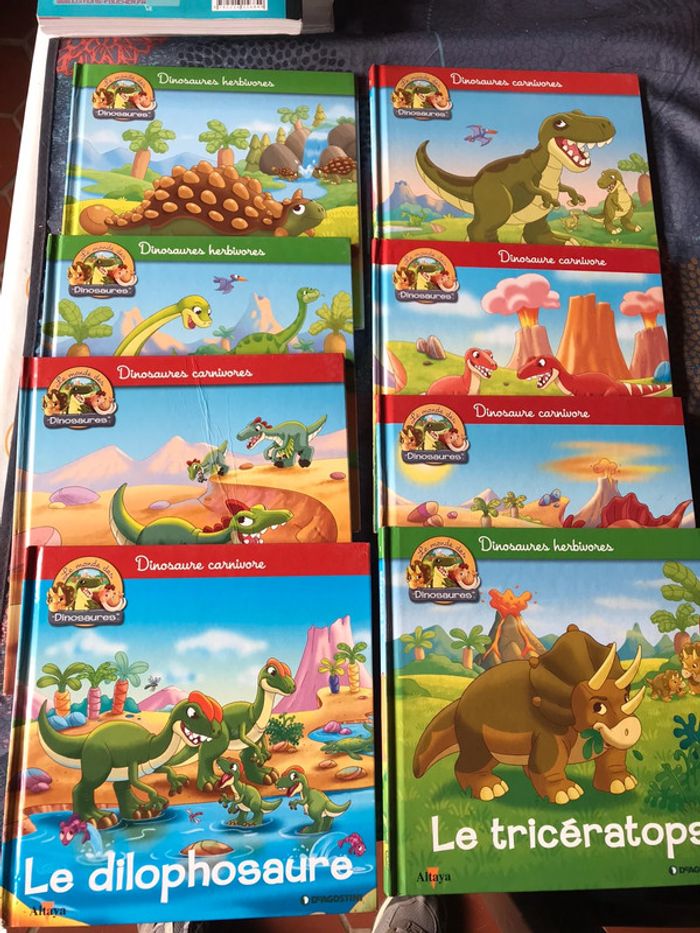 8 livres le monde des dinosaures altaya